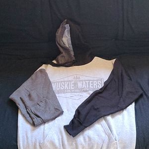 XL Nevis, Minnesota Gray and Black Sweatshirt
